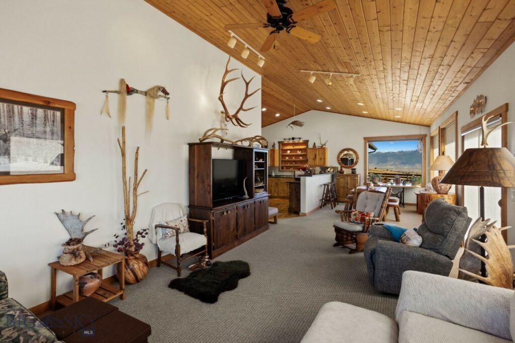 18 Libra Drive, Emigrant MT 59027