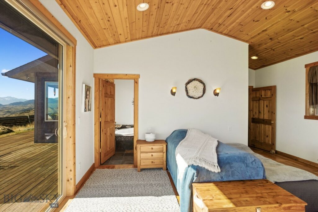 18 Libra Drive, Emigrant MT 59027