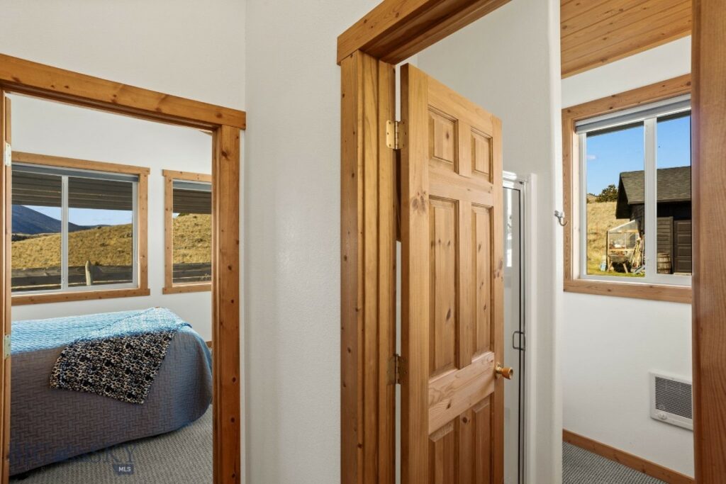 18 Libra Drive, Emigrant MT 59027