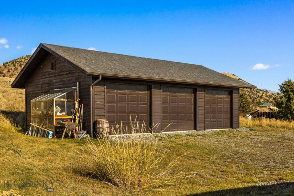 18 Libra Drive, Emigrant MT 59027