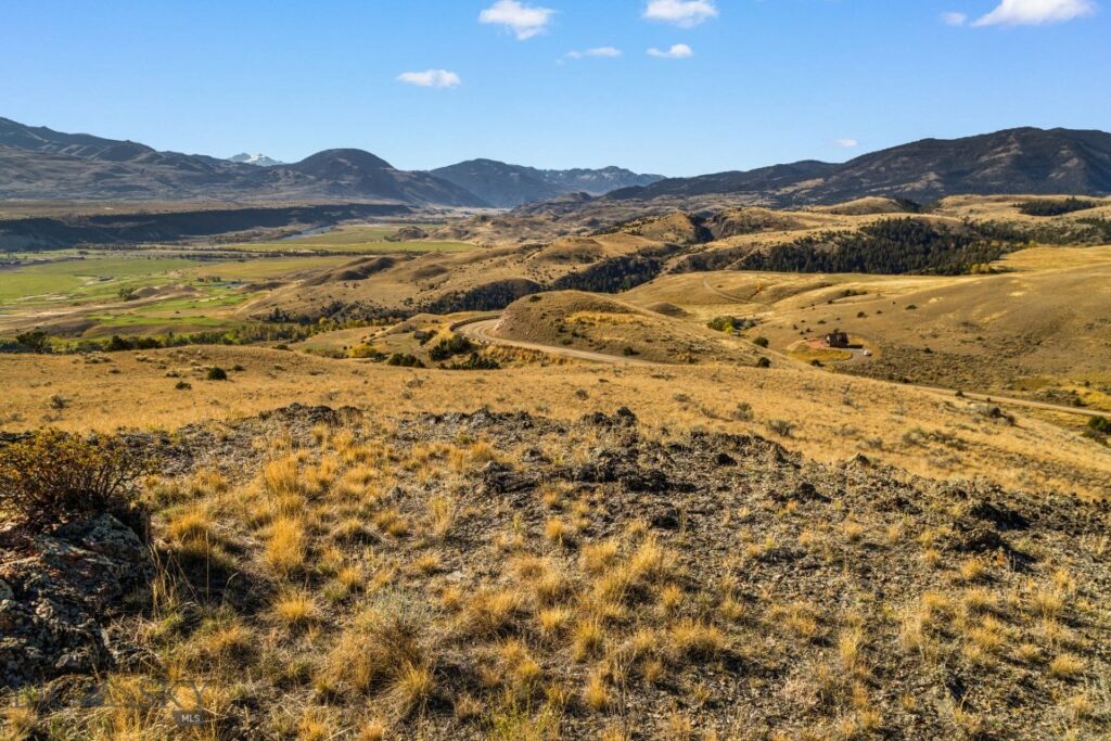 18 Libra Drive, Emigrant MT 59027