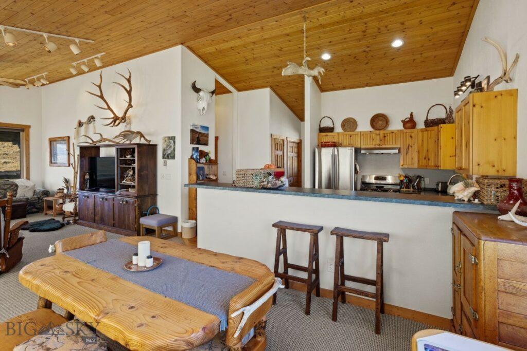 18 Libra Drive, Emigrant MT 59027