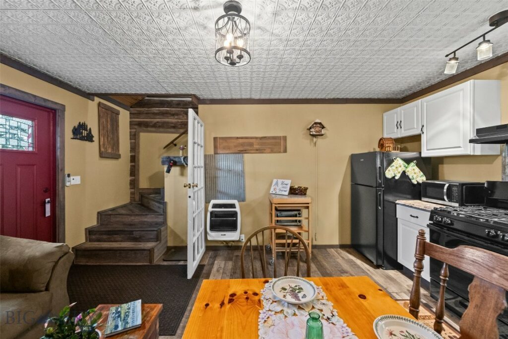 192 Mountain Brook Road, Livingston MT 59047