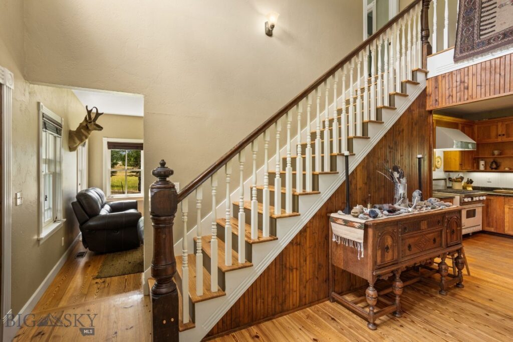 1921 E River Road, Livingston MT 59047