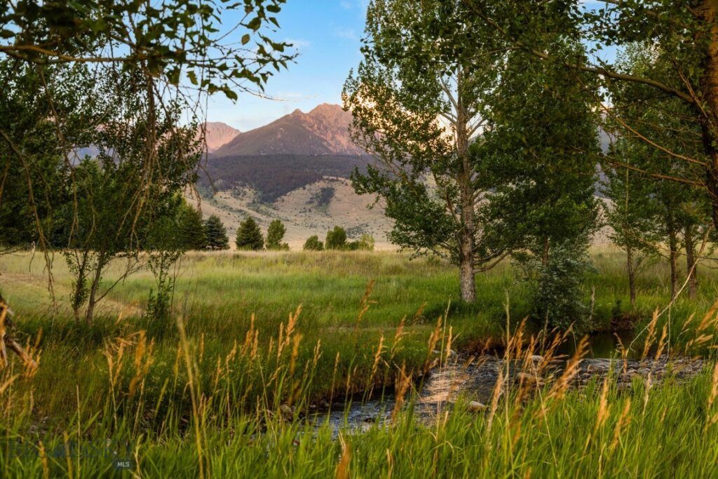1921 E River Road, Livingston MT 59047