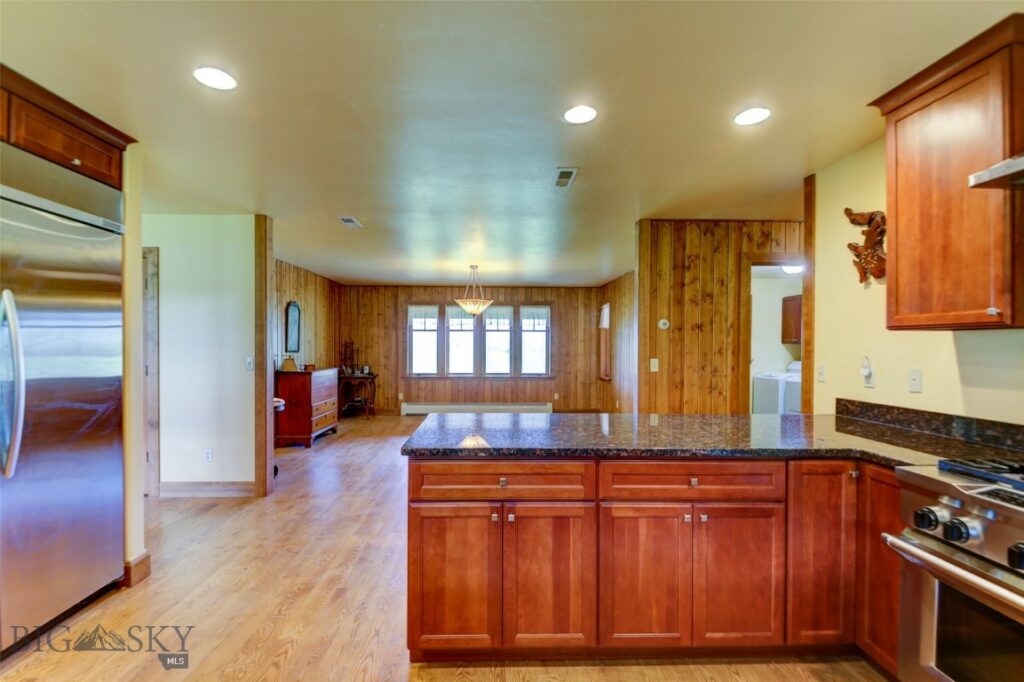 1986 E River Road, Livingston MT 59047