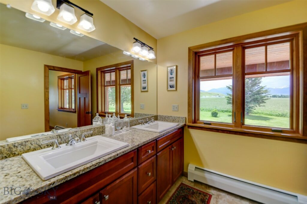 1986 E River Road, Livingston MT 59047