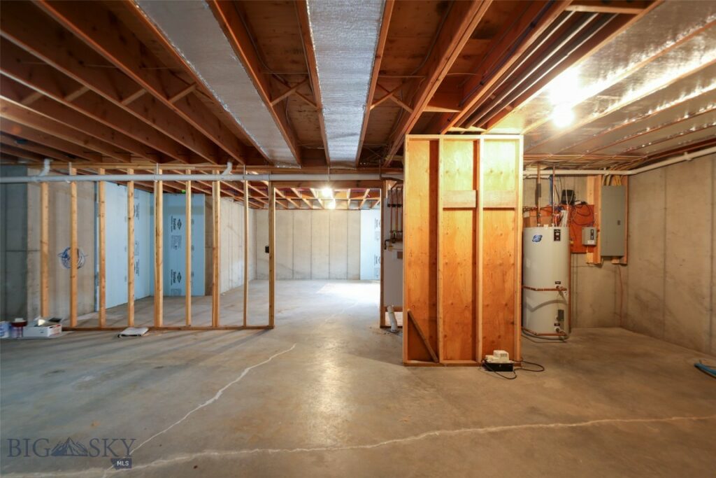 1986 E River Road, Livingston MT 59047