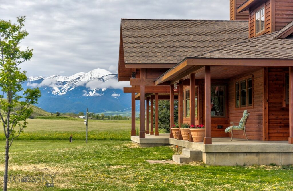 1986 E River Road, Livingston MT 59047