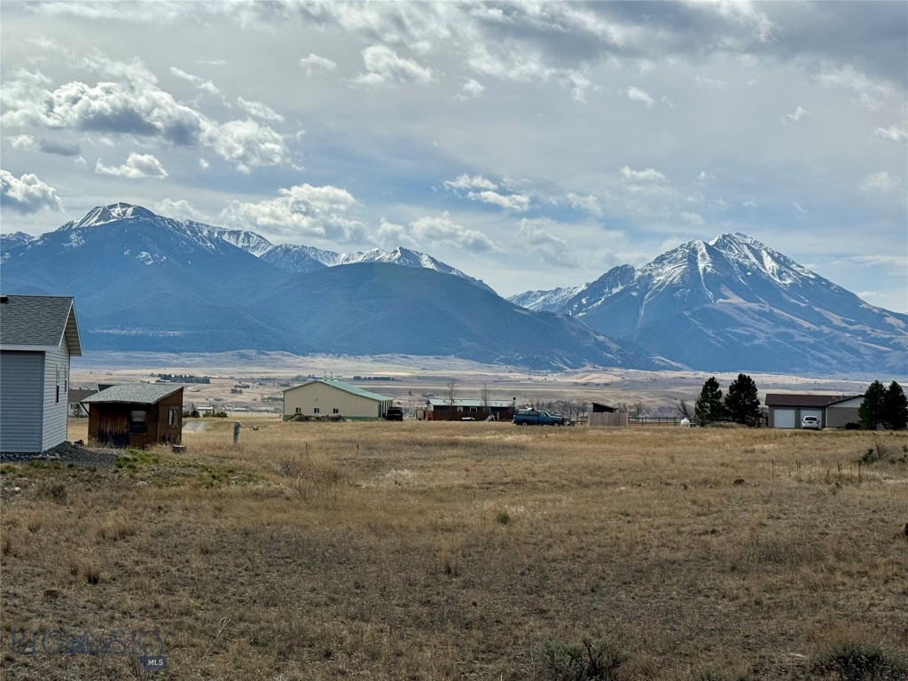 2 Cielo Grande Dr, Livingston MT 59047