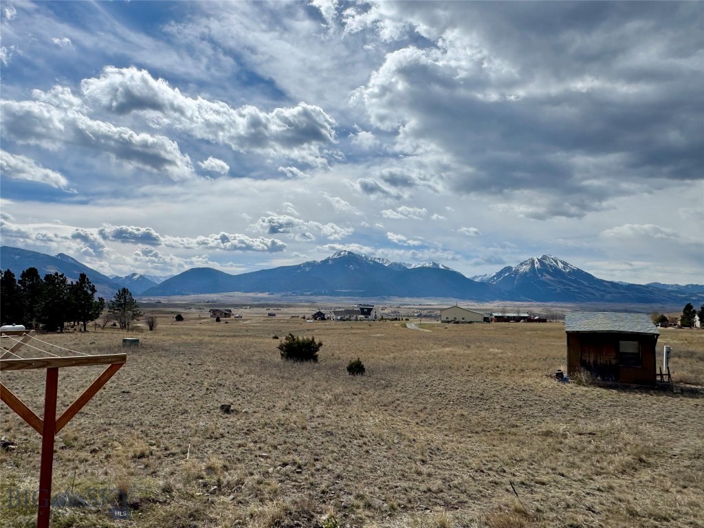 2 Cielo Grande Dr, Livingston MT 59047