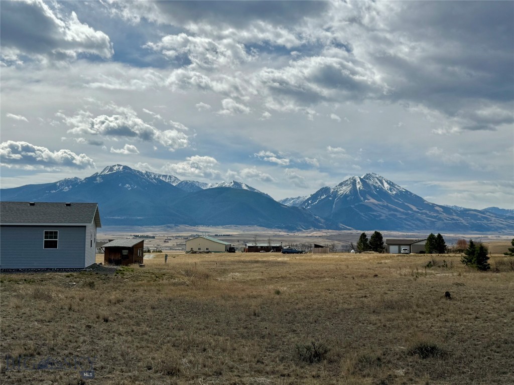 2 Cielo Grande Dr, Livingston MT 59047
