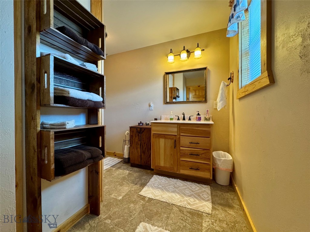 2 Cielo Grande Dr, Pray MT 59065