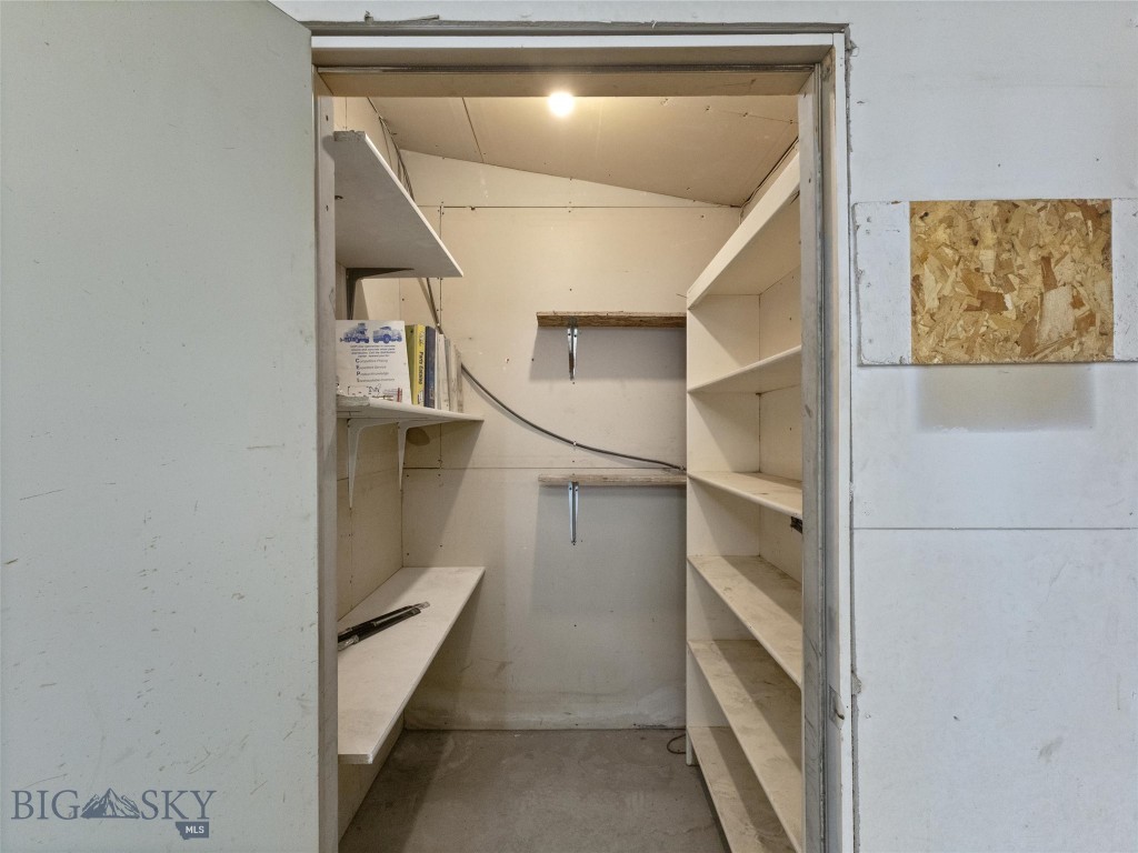 2 S Lincoln Street, Whitehall MT 59759