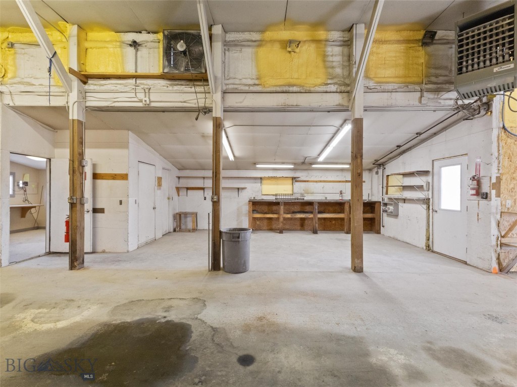 2 S Lincoln Street, Whitehall MT 59759
