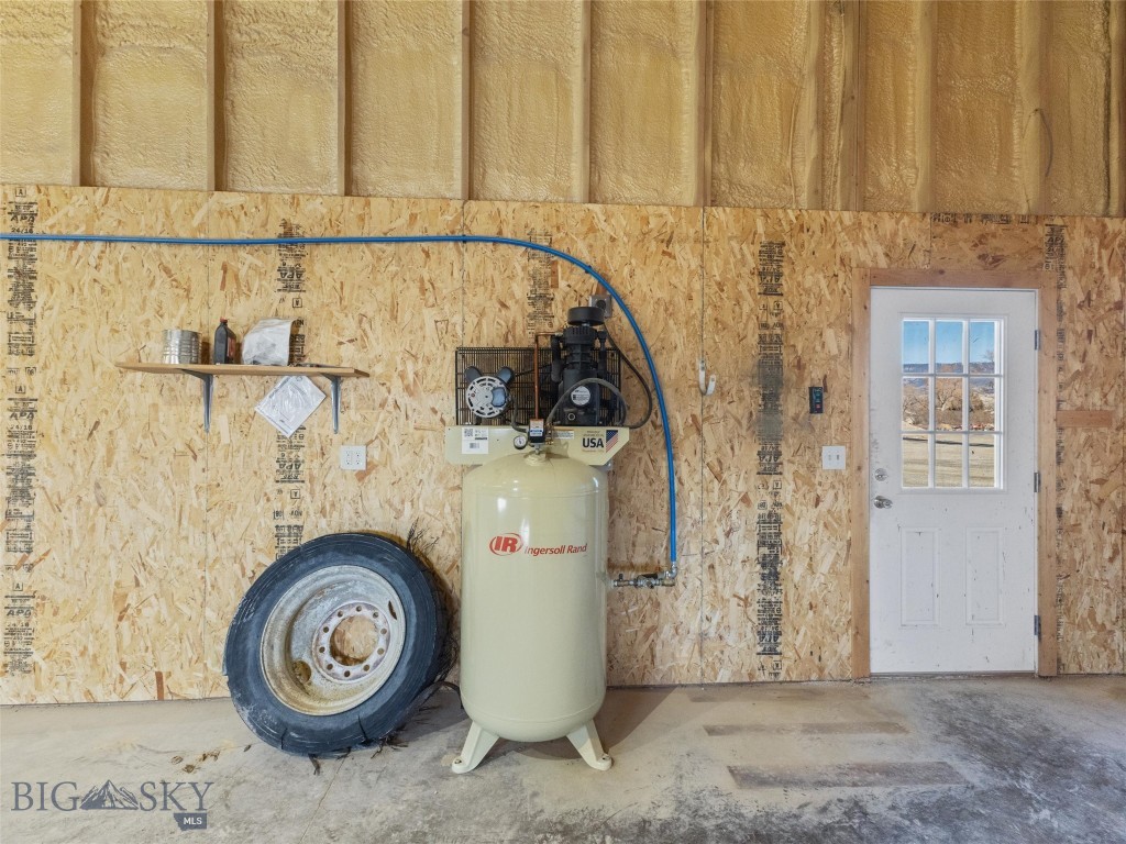 2 S Lincoln Street, Whitehall MT 59759
