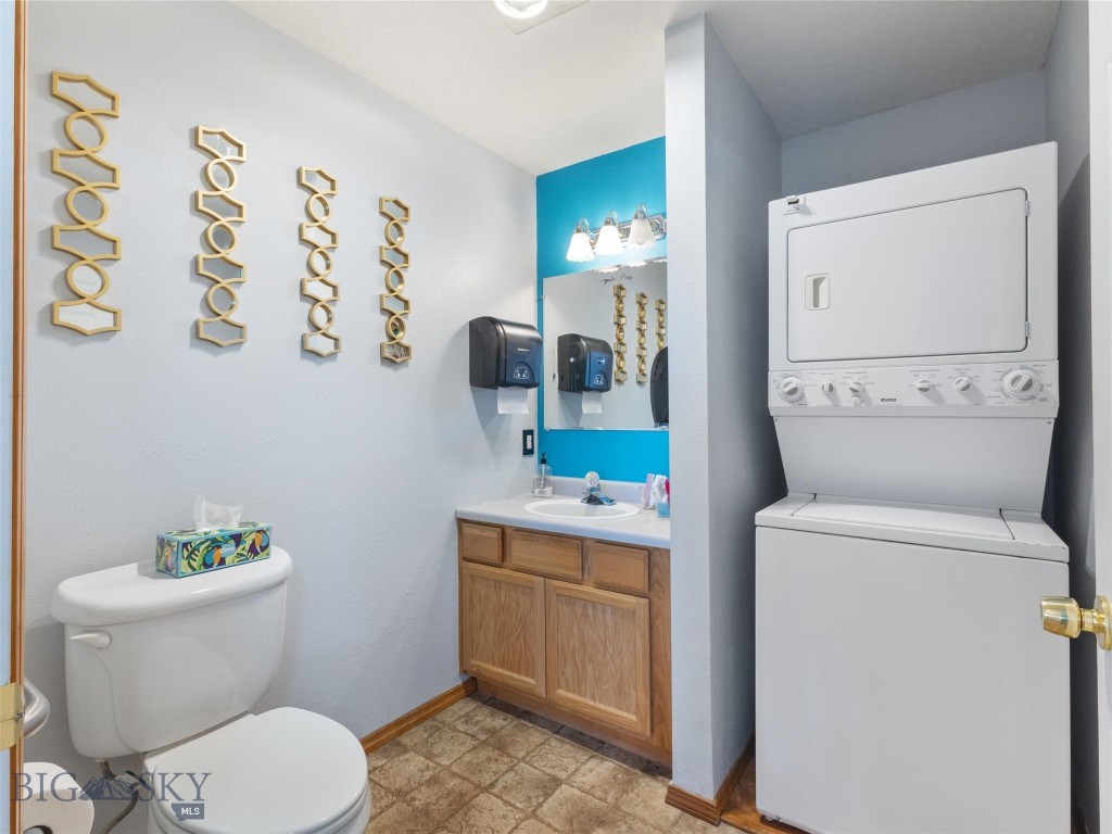 2 S Lincoln Street, Whitehall MT 59759