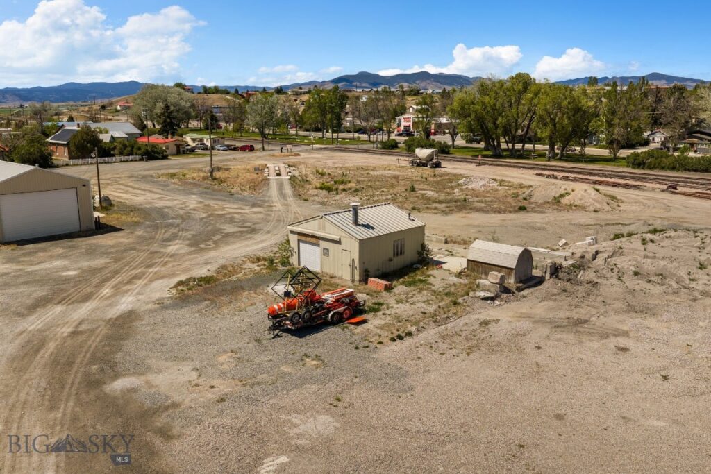 2 S Lincoln Street, Whitehall MT 59759
