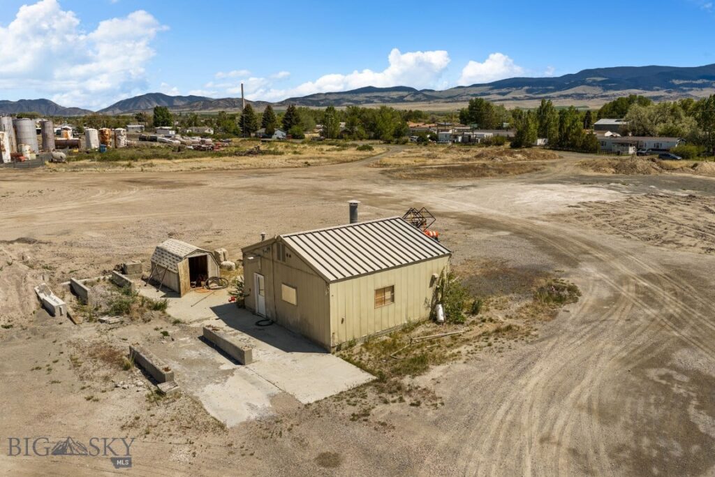 2 S Lincoln Street, Whitehall MT 59759