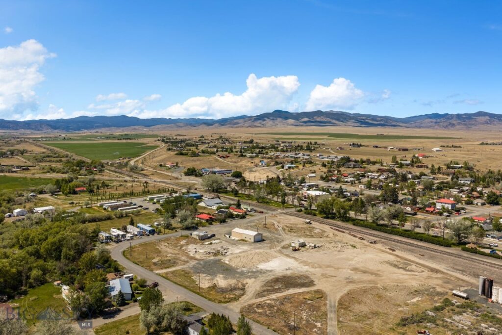 2 S Lincoln Street, Whitehall MT 59759