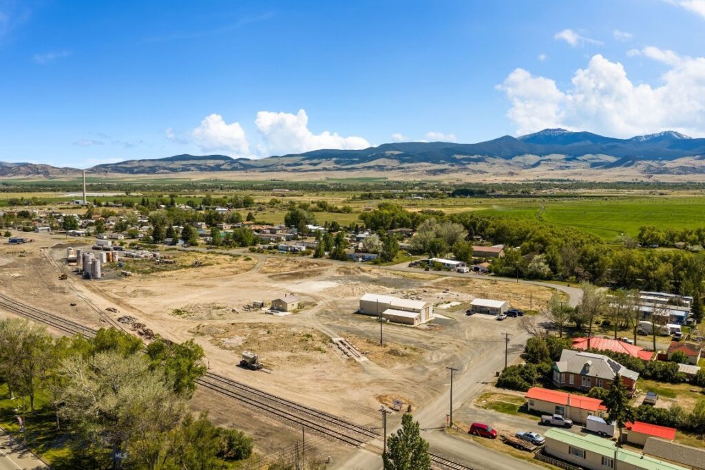 2 S Lincoln Street, Whitehall MT 59759