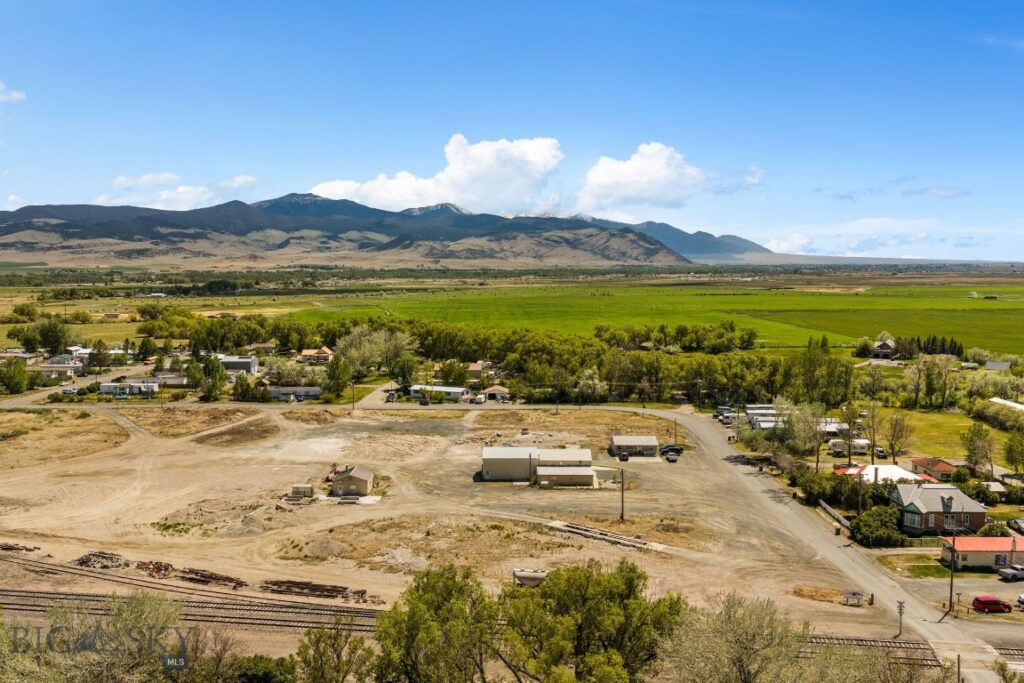 2 S Lincoln Street, Whitehall MT 59759