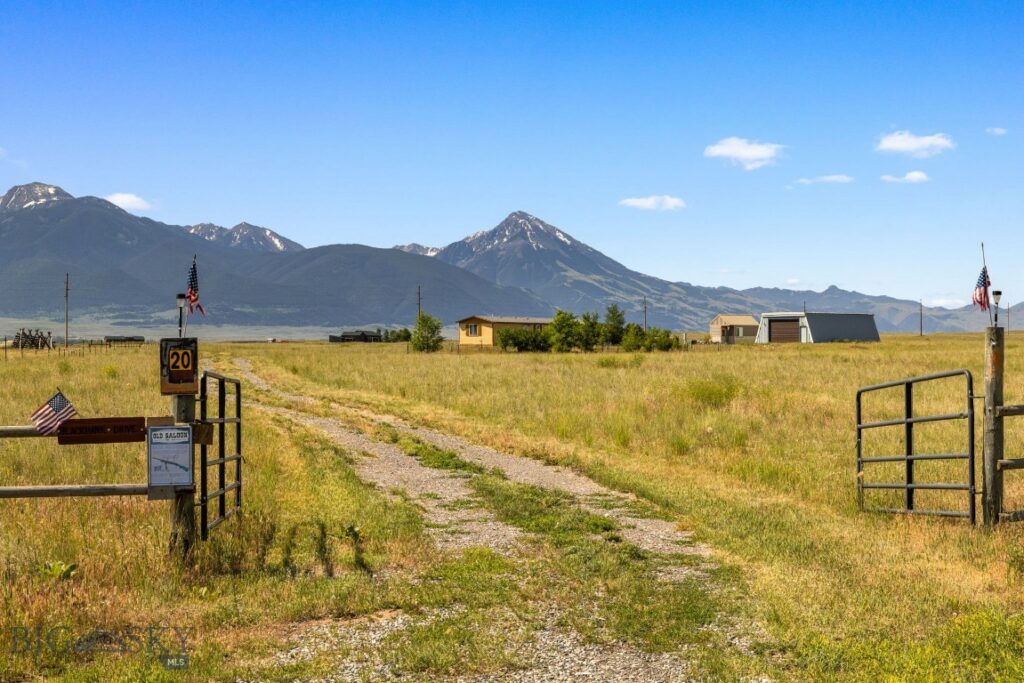 20 Black Hawk, Livingston MT 59047