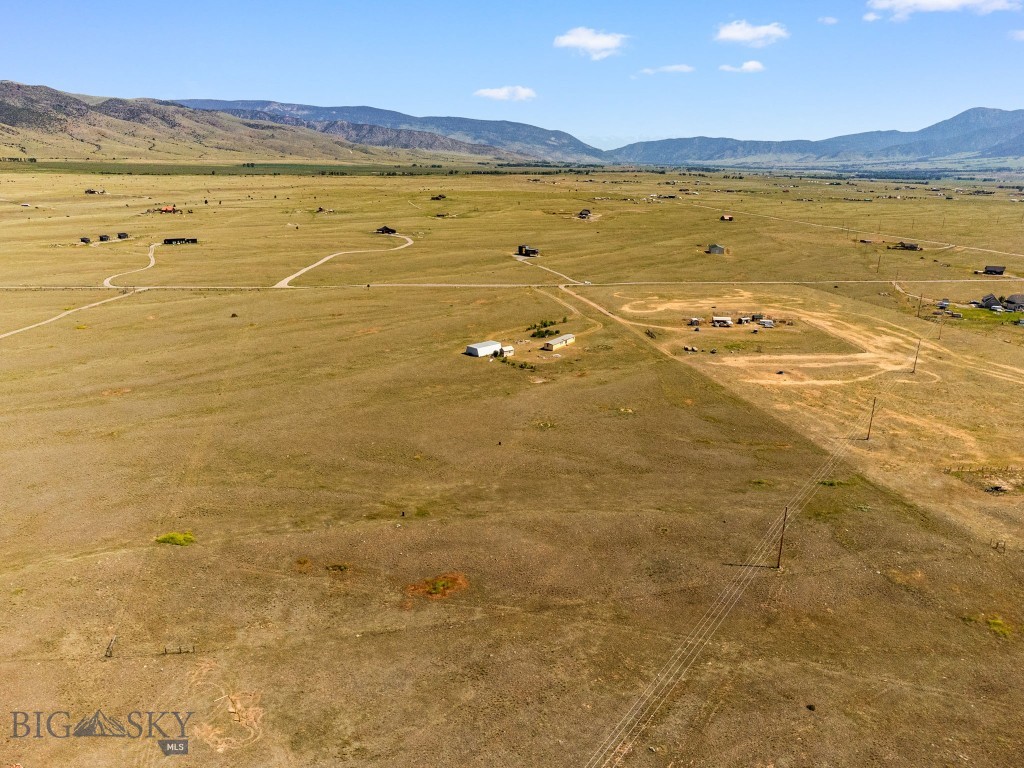 20 Black Hawk, Livingston MT 59047