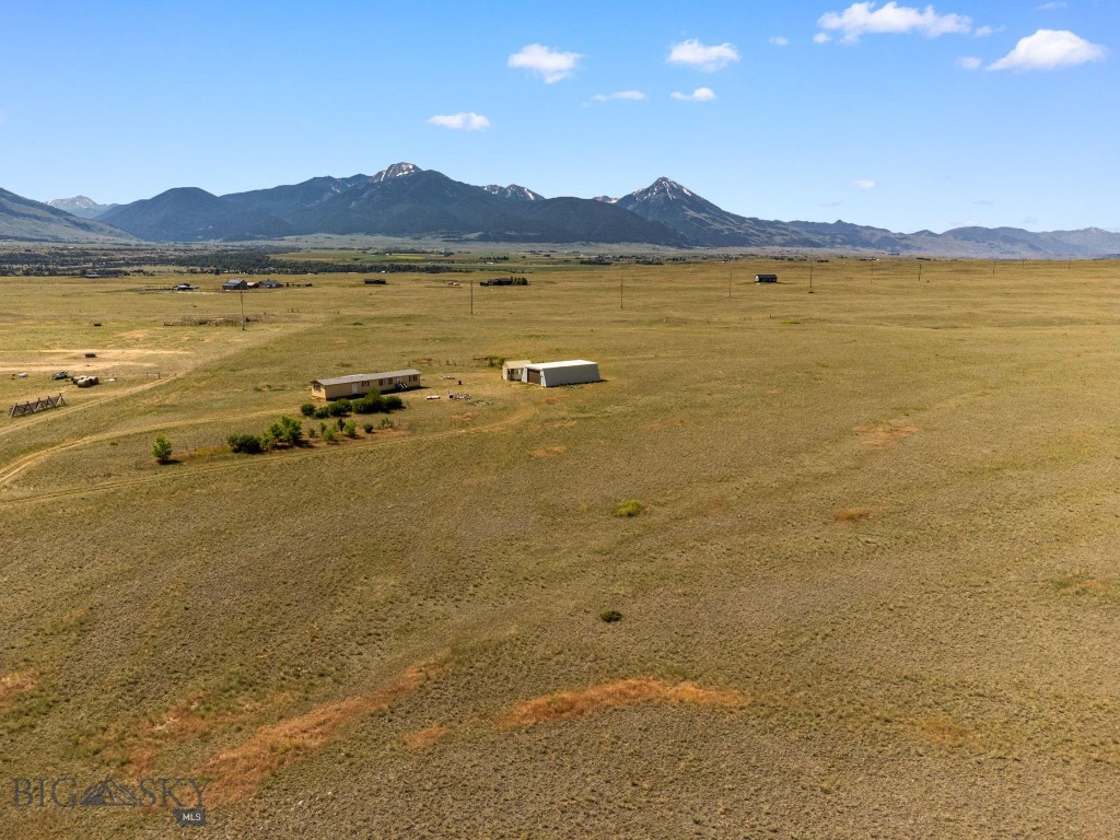 20 Black Hawk, Livingston MT 59047