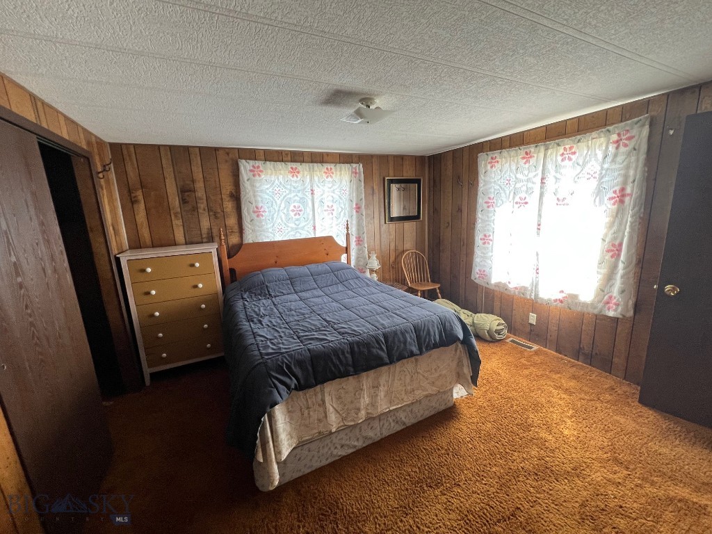 20 Black Hawk, Livingston MT 59047