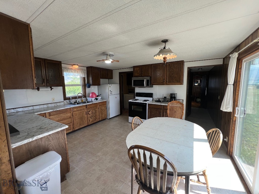 20 Black Hawk, Livingston MT 59047