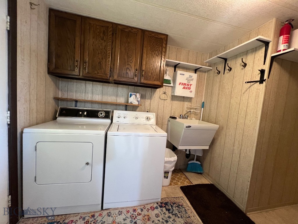 20 Black Hawk, Livingston MT 59047