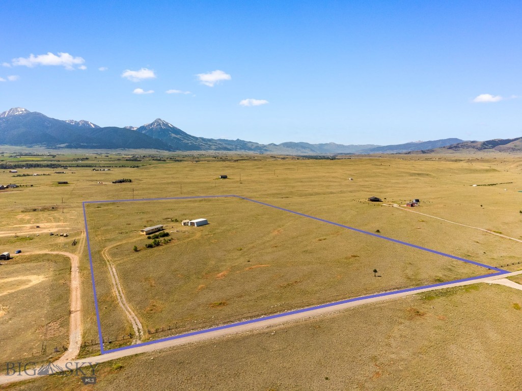 20 Black Hawk, Livingston MT 59047