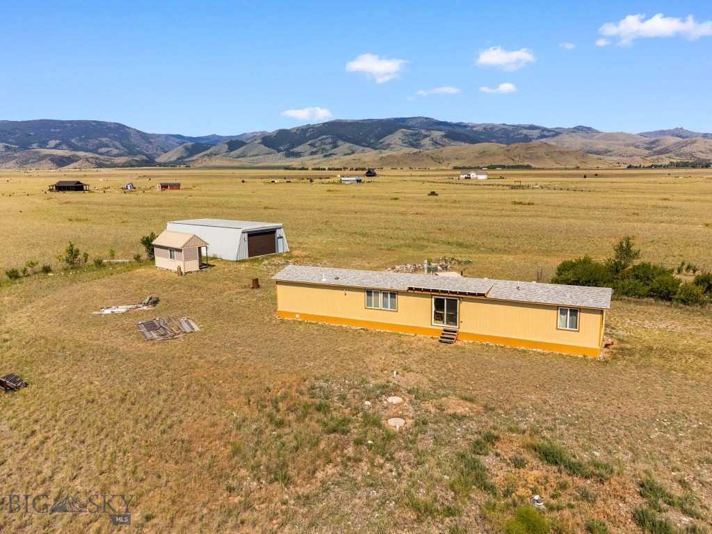 20 Black Hawk, Livingston MT 59047