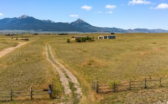 20 Black Hawk, Livingston MT 59047