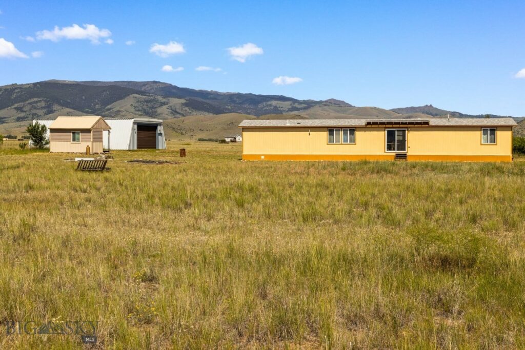 20 Black Hawk, Livingston MT 59047