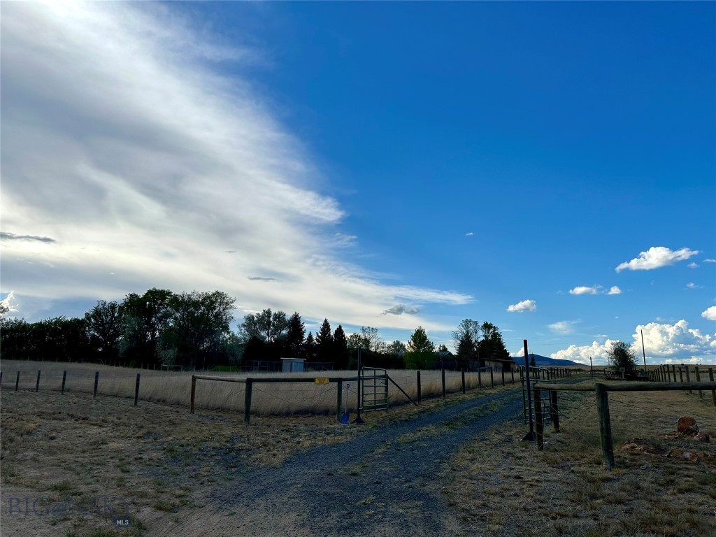 200 Burt Lane, Whitehall MT 59759