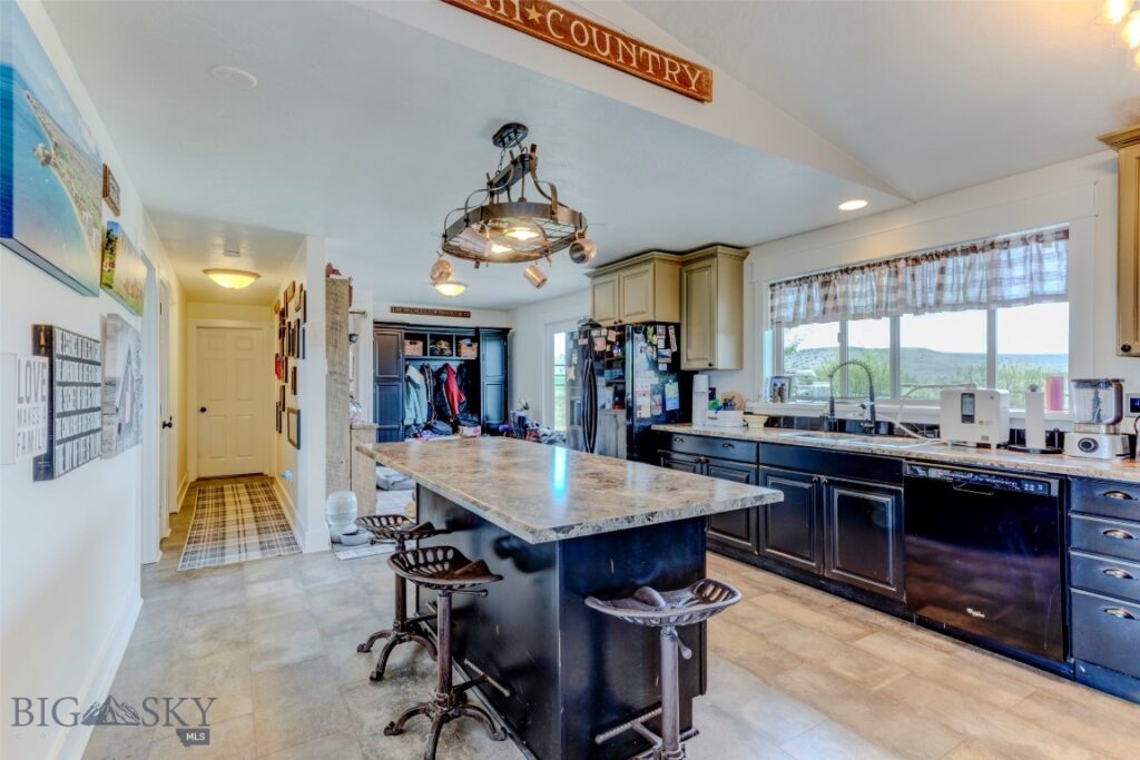 202 Fiddle Creek Road, Livingston MT 59047
