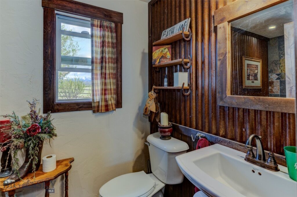 202 Fiddle Creek Road, Livingston MT 59047