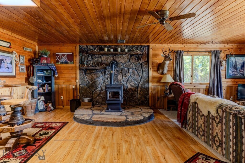 202 Fiddle Creek Road, Livingston MT 59047