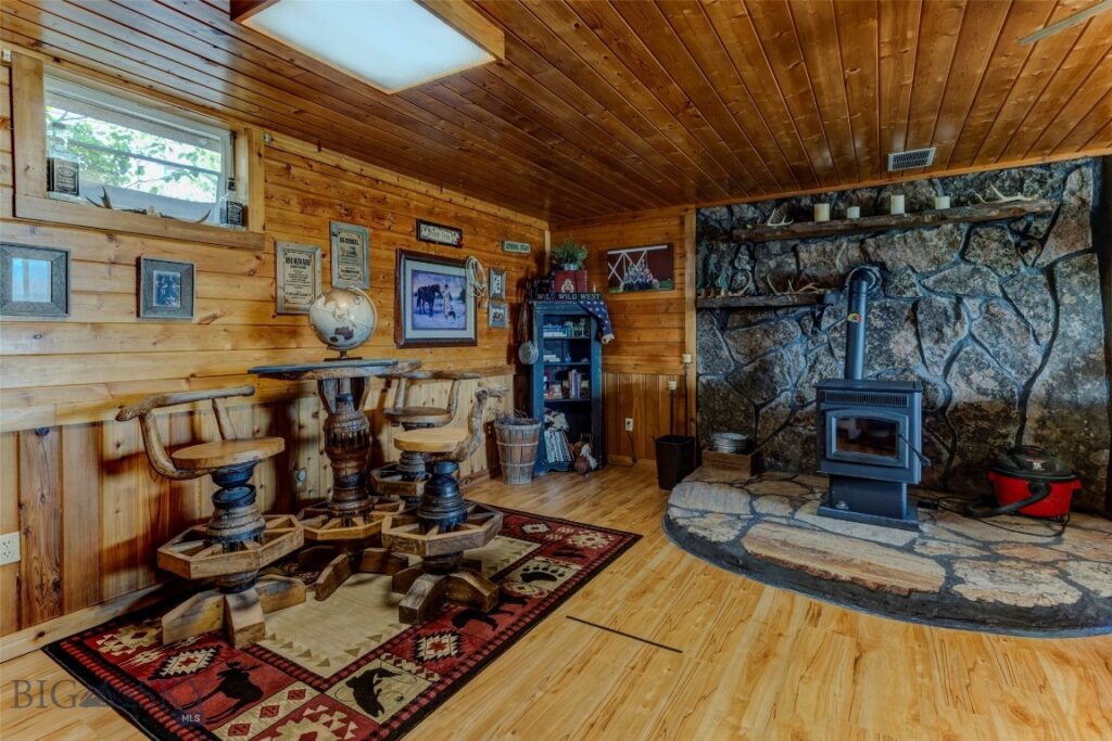 202 Fiddle Creek Road, Livingston MT 59047