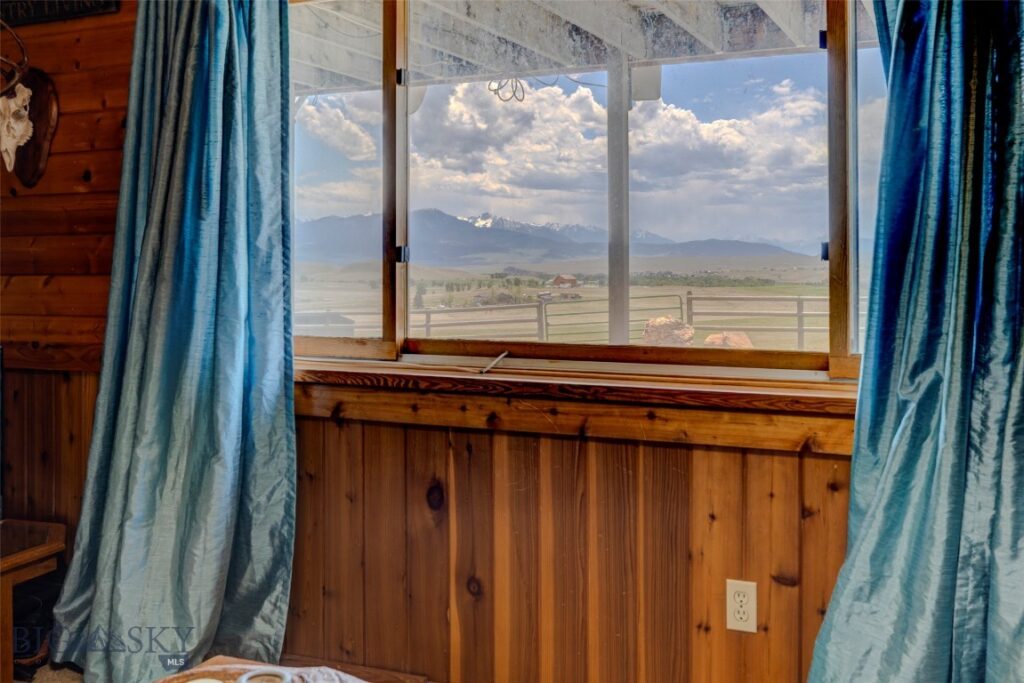 202 Fiddle Creek Road, Livingston MT 59047