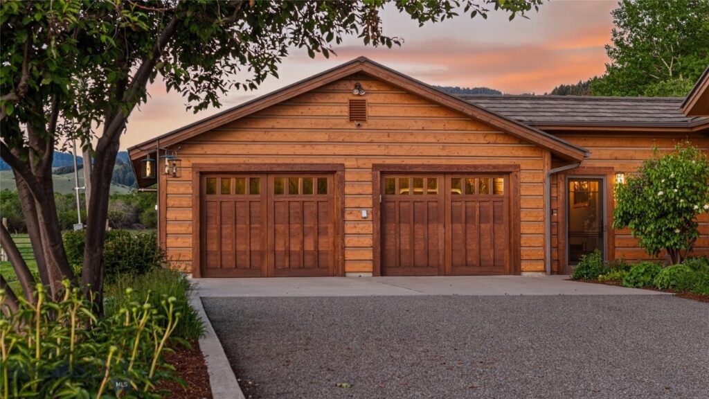 2081 Little Bear Road, Gallatin Gateway MT 59730