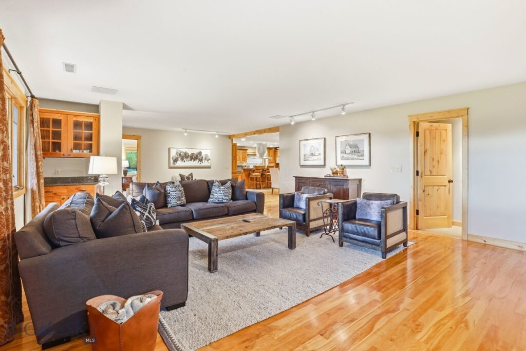 2081 Little Bear Road, Gallatin Gateway MT 59730