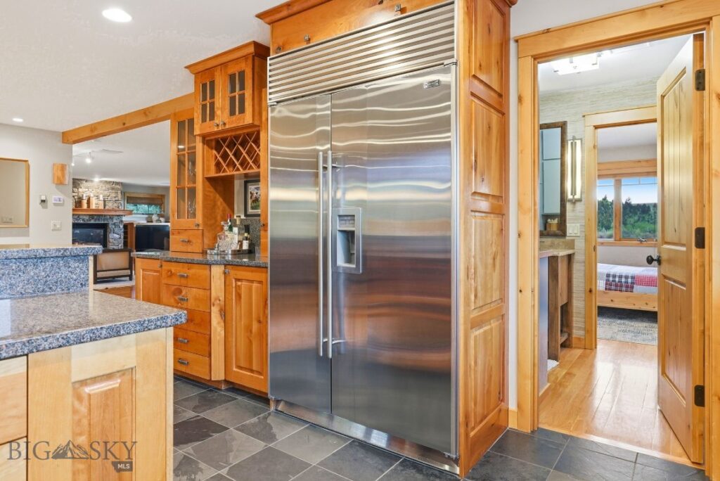 2081 Little Bear Road, Gallatin Gateway MT 59730