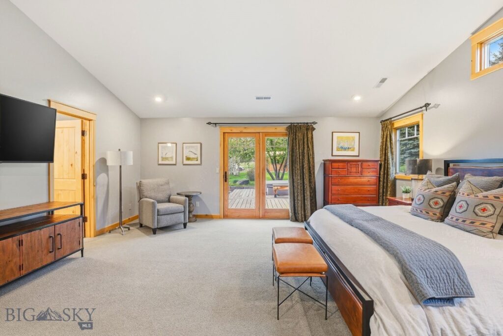 2081 Little Bear Road, Gallatin Gateway MT 59730
