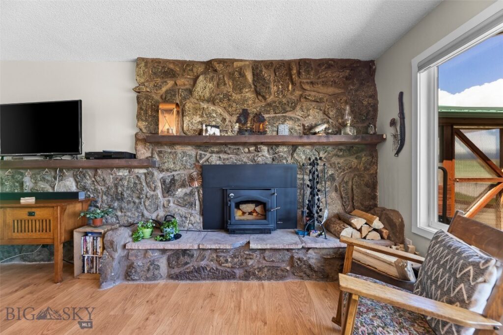 21 Mcpherson Lane, Wilsall MT 59086