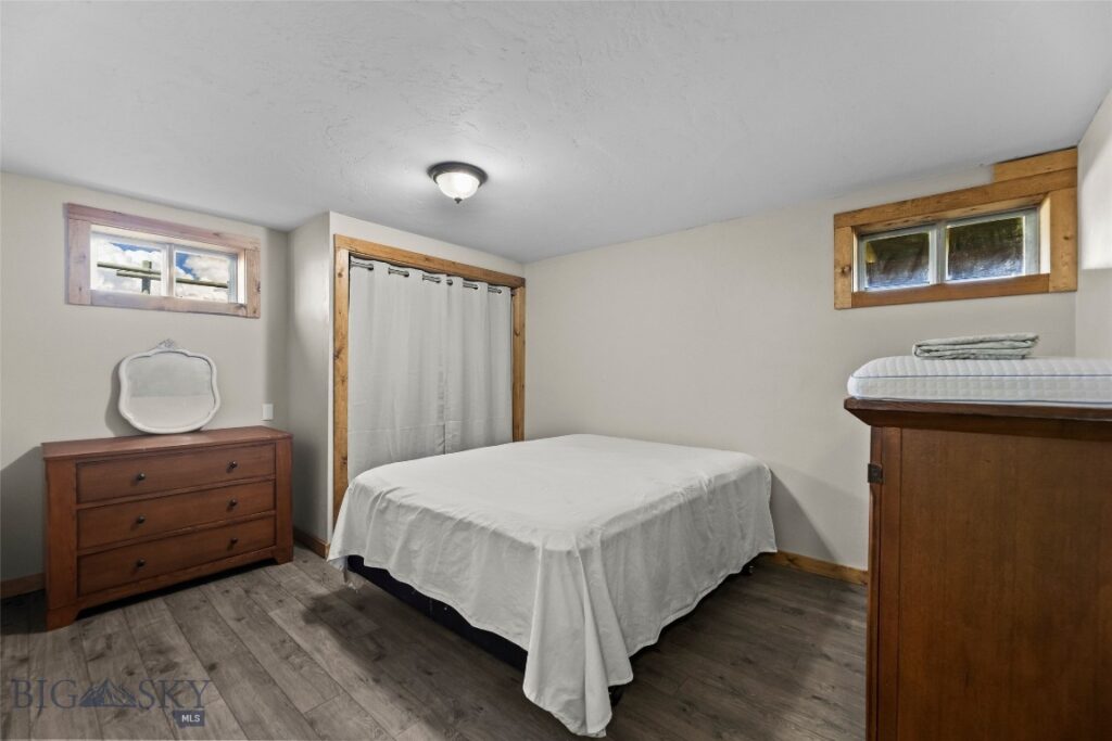 21 Mcpherson Lane, Wilsall MT 59086