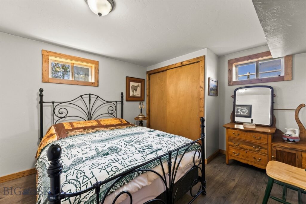21 Mcpherson Lane, Wilsall MT 59086