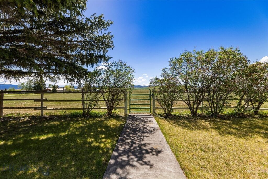 21 Mcpherson Lane, Wilsall MT 59086